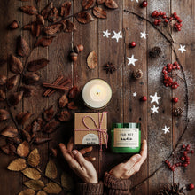 Laden Sie das Bild in den Galerie-Viewer, Duftkerze﹆Klassik 🇦🇹 „NUA NED hudln“
